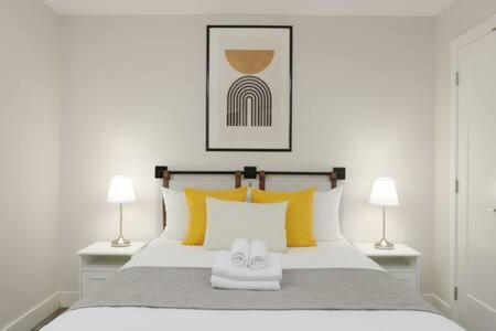 Bright New 1 Bedroom Private Secondary Basement Suite Норт-Ванкувер Екстер'єр фото