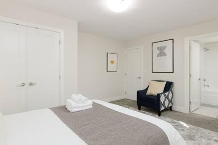 Bright New 1 Bedroom Private Secondary Basement Suite Норт-Ванкувер Екстер'єр фото